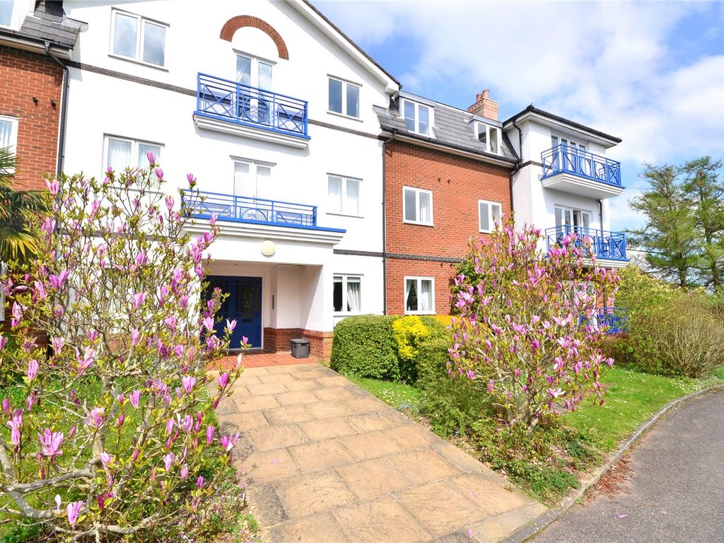 3 bed flat for sale in The Larches, East Grinstead, West Sussex RH19, £400,000