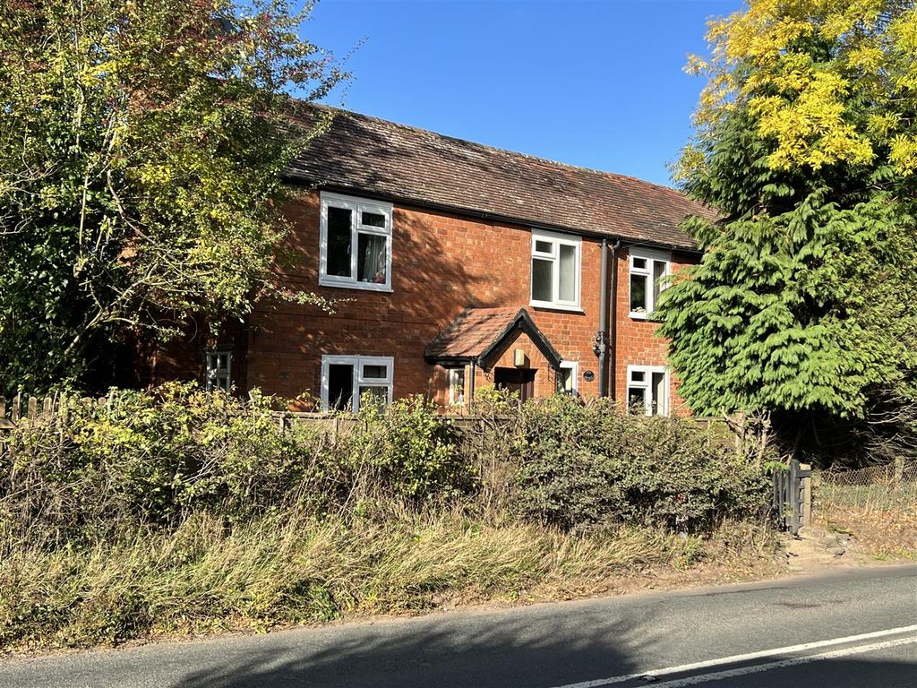 3 bed cottage for sale in Ross Road, Newent GL18, £375,000