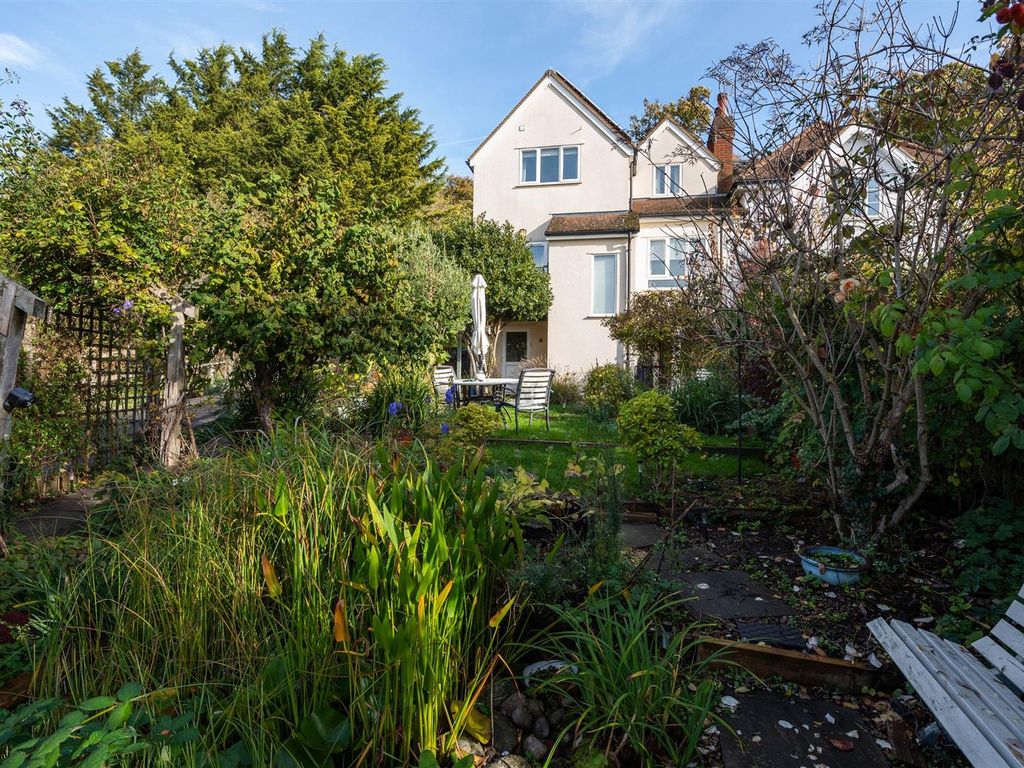 4 bed property for sale in Castle Hill Road, Totternhoe, Dunstable LU6, £500,000