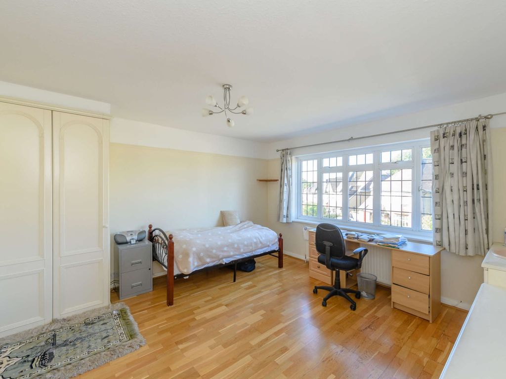 4 bed detached house for sale in Eastbury Road, Northwood HA6, £1,350,000