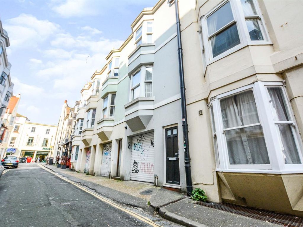 2 bed flat to rent in Manchester Street, Brighton BN2, £1,450 pcm