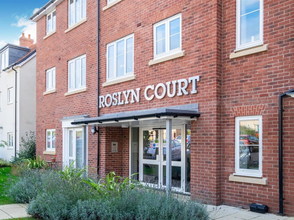 2 bed flat for sale in Roslyn Court, Lisle Lane, Ely, Cambridgeshire CB7, £380,000