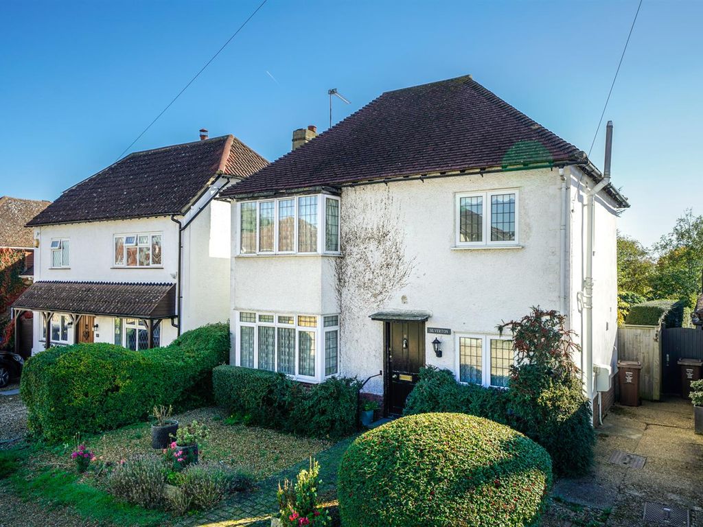 3 bed detached house for sale in Aysgarth Road, Redbourn, St. Albans AL3, £620,000