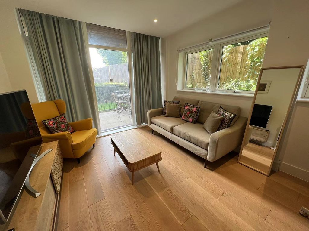 2 bed flat for sale in Nurberg House, Frazer Nash Close, Isleworth, London TW7, £450,000