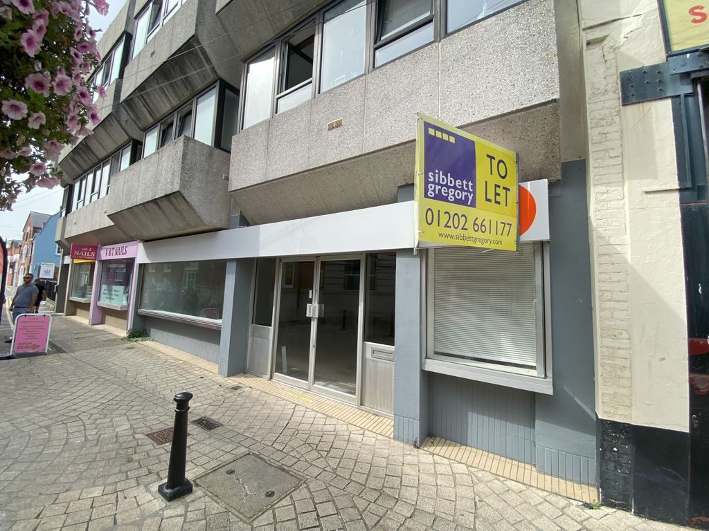 Retail premises to let in Hill Street, Poole BH15, £18,000 pa