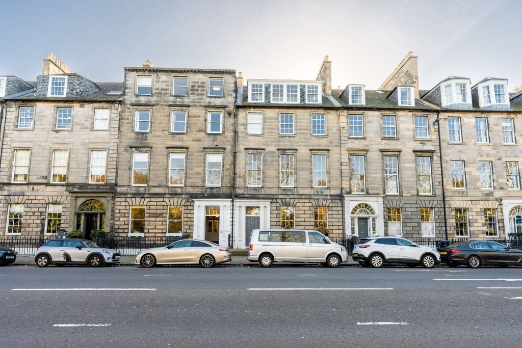 2 bed penthouse to rent in Queen Street, New Town, Edinburgh EH2, £2,500 pcm