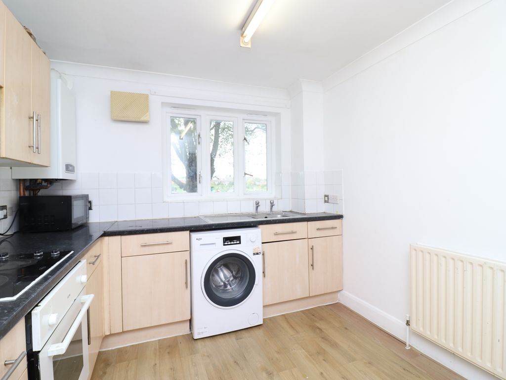2 bed flat for sale in Lee Conservancy Road, Hackney, London E9, £375,000