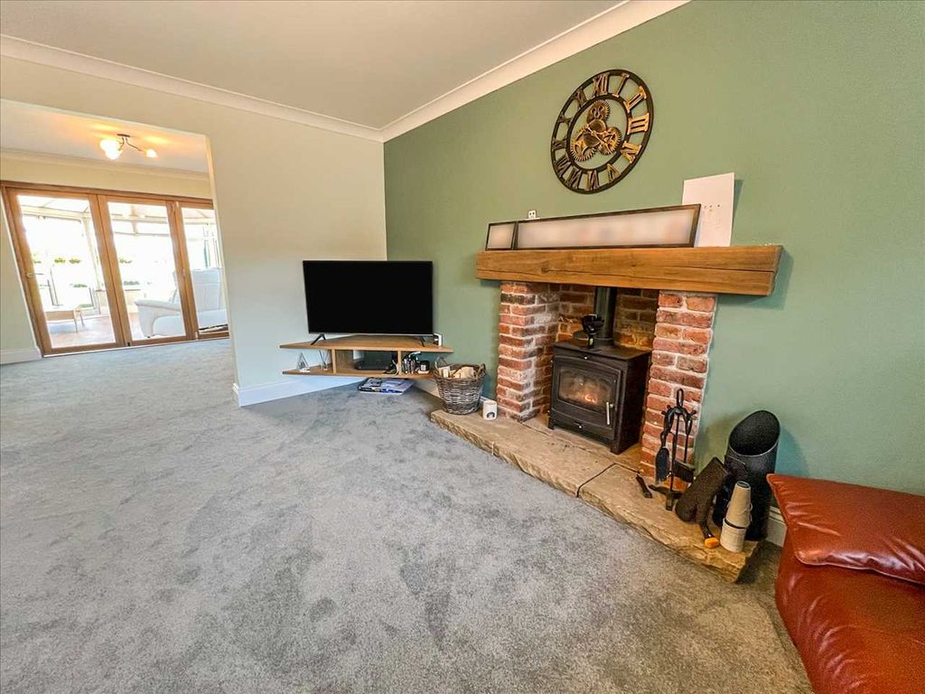 5 bed detached house for sale in Newbold Way, Kinoulton, Nottingham NG12, £550,000