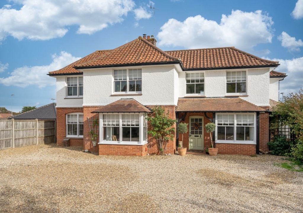 4 bed detached house for sale in Norwich Road, Cromer NR27, £625,000
