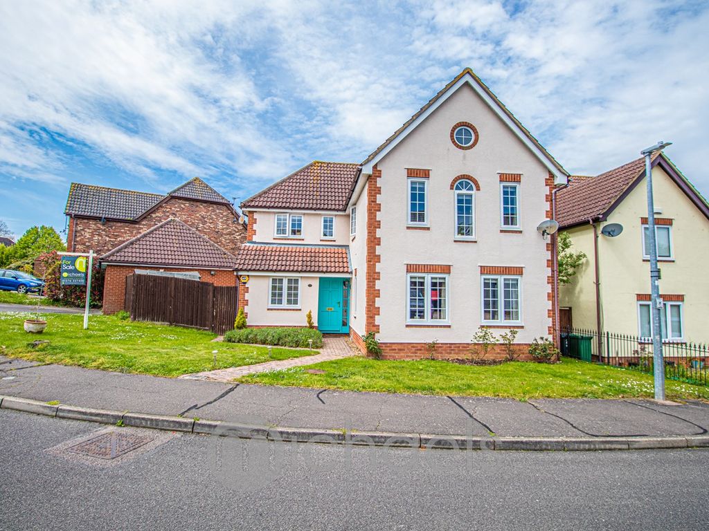 4 bed detached house for sale in Broadoaks Crescent, Braintree CM7, £475,000