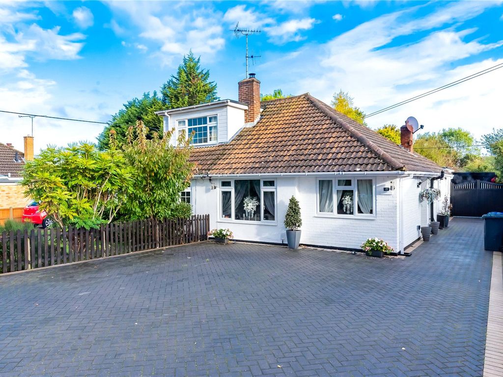 2 bed bungalow for sale in Cranford Park Drive, Yateley GU46, £450,000