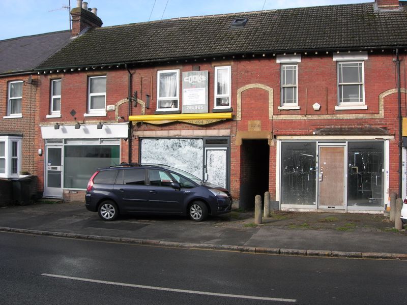 Retail premises to let in Broad Street, Chesham HP5, £18,000 pa
