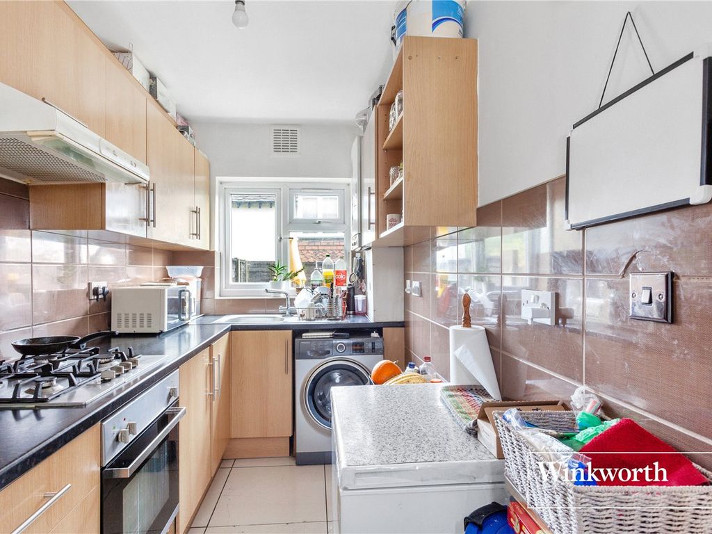 2 bed flat for sale in Laurel Bank, Finchley Park, North Finchley, London N12, £350,000