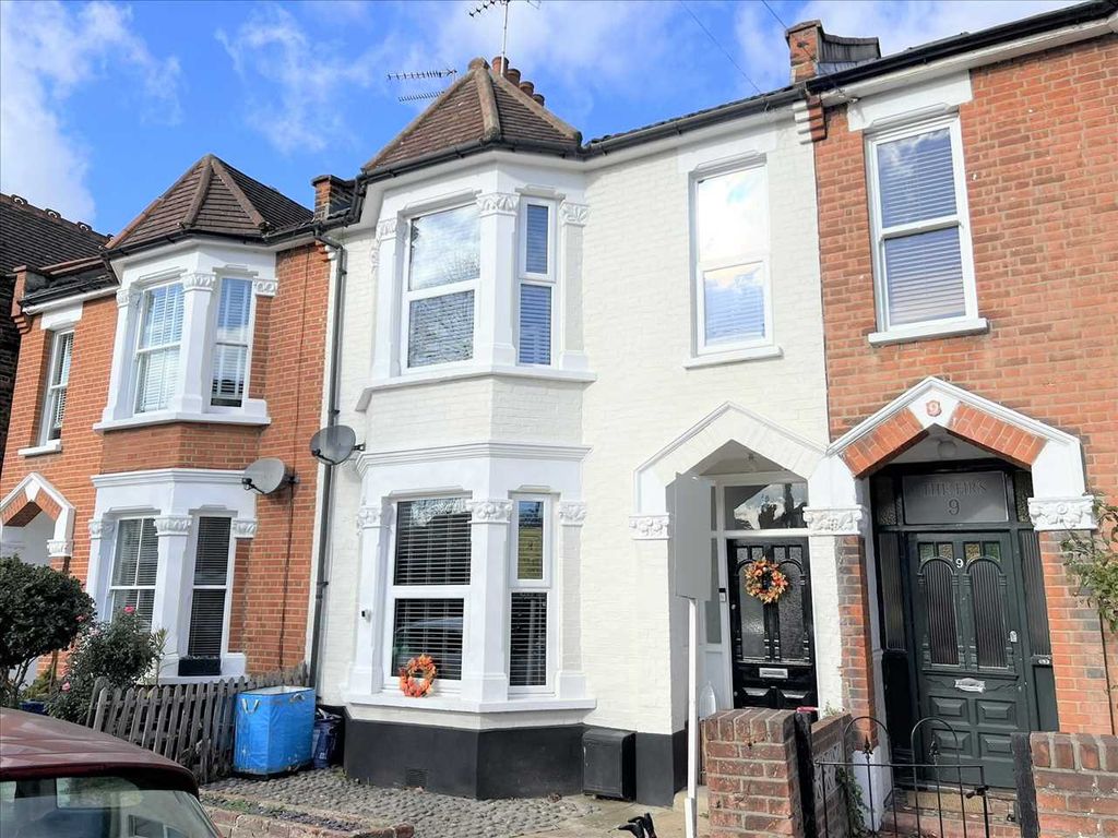 4 bed terraced house for sale in Sunningdale Avenue, Leigh-On-Sea SS9, £550,000