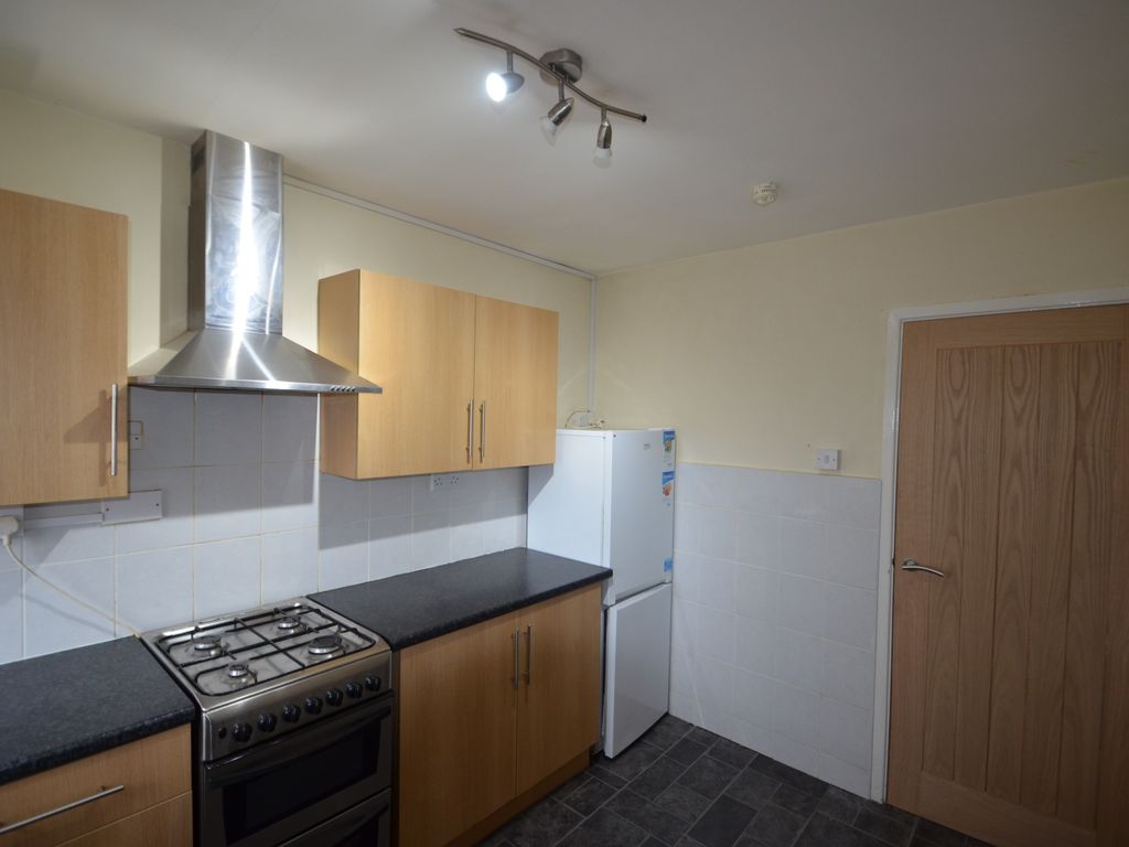 2 bed flat to rent in Heol Llanishen Fach, Cardiff CF14, £900 pcm