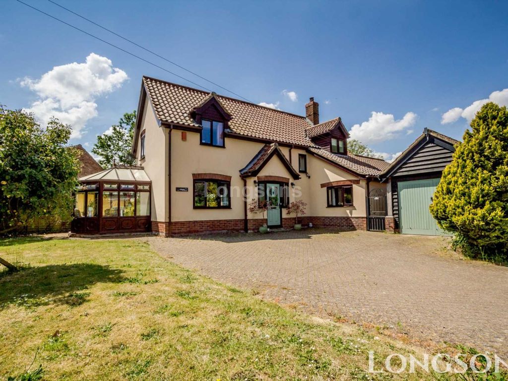 4 bed detached house for sale in Barrows Hole Lane, Little Dunham PE32, £390,000