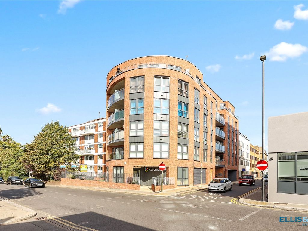 New home, 2 bed flat for sale in Nether Street, London N3, £600,000