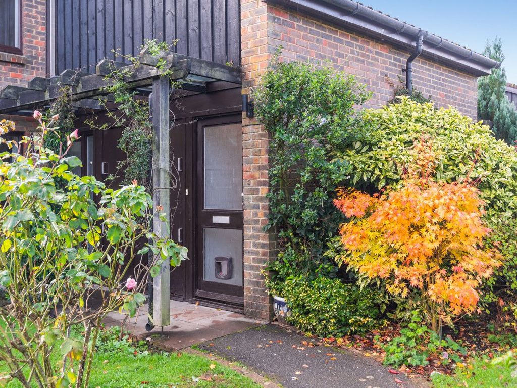 2 bed flat for sale in Day Court, Elmbridge Village, Cranleigh, Surrey GU6, £210,000