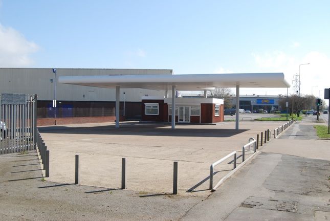 Industrial to let in Clough Road, Hull, East Riding Of Yorkshire HU6, £45,000 pa