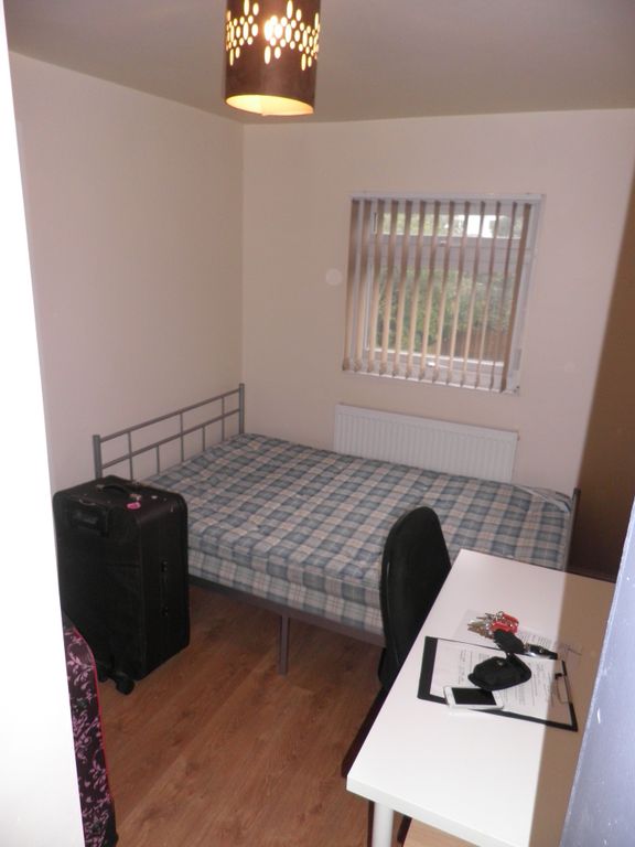 6 bed terraced house to rent in Hubert Road, Birmingham B29, £433 pcm