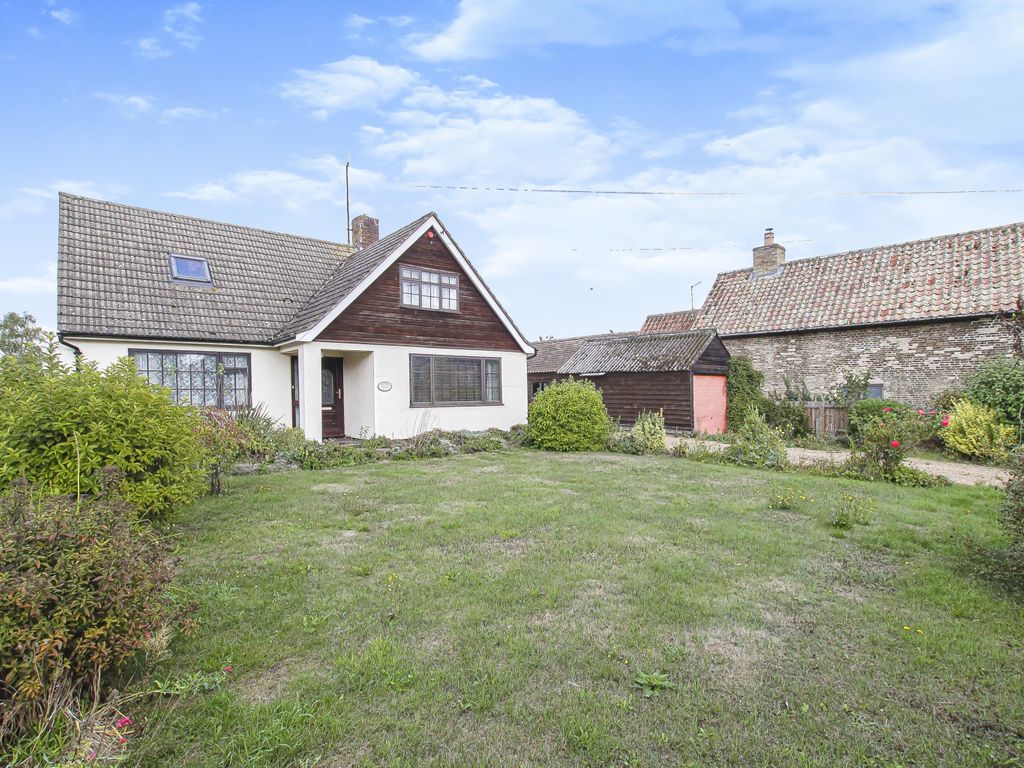 4 bed detached house for sale in Pond Green, Wicken, Ely CB7, £450,000