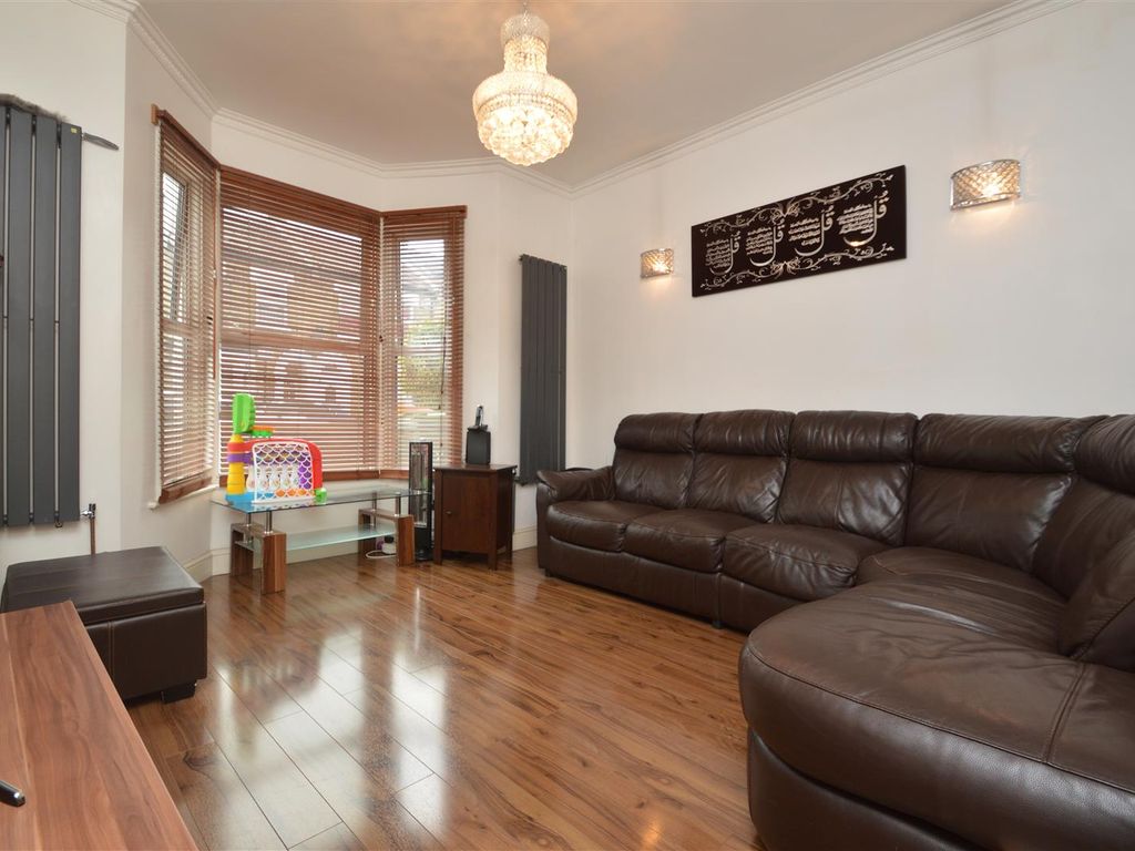 5 bed terraced house for sale in Eighth Avenue, London E12, £600,000