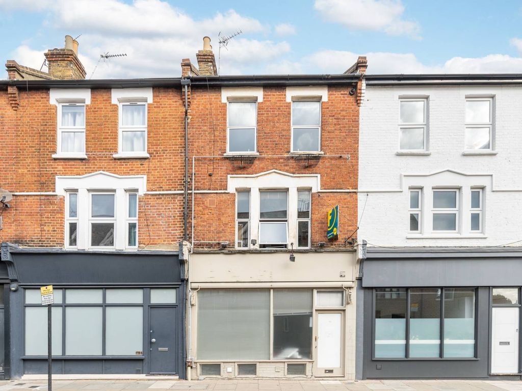 3 bed flat for sale in Dawes Road, Fulham, London SW6, £685,000