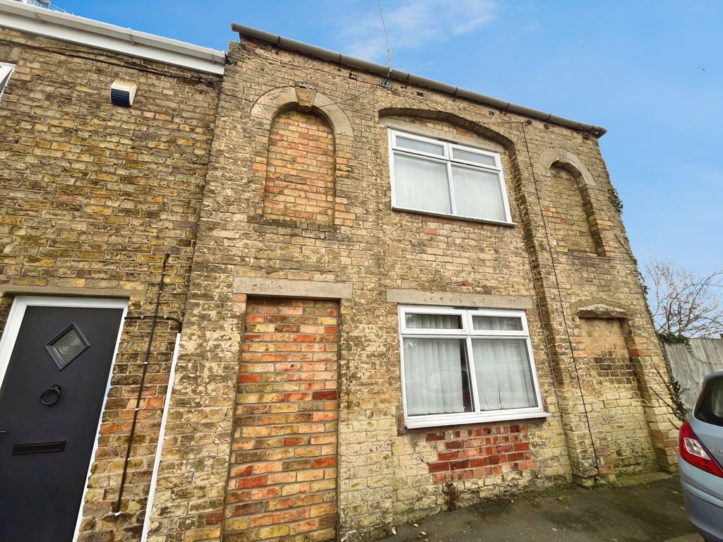 2 bed end terrace house to rent in Queen Street, Bardney, Lincoln LN3, £800 pcm