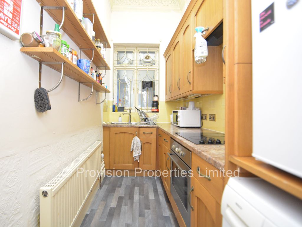 11 bed end terrace house to rent in St Johns Terrace, Hyde Park, Leeds LS3, £5,911 pcm