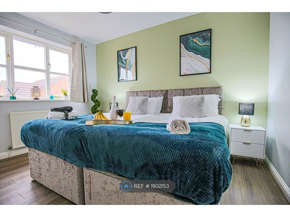3 bed terraced house to rent in Rosemullion Avenue, Tattenhoe, Milton Keynes MK4, £3,250 pcm