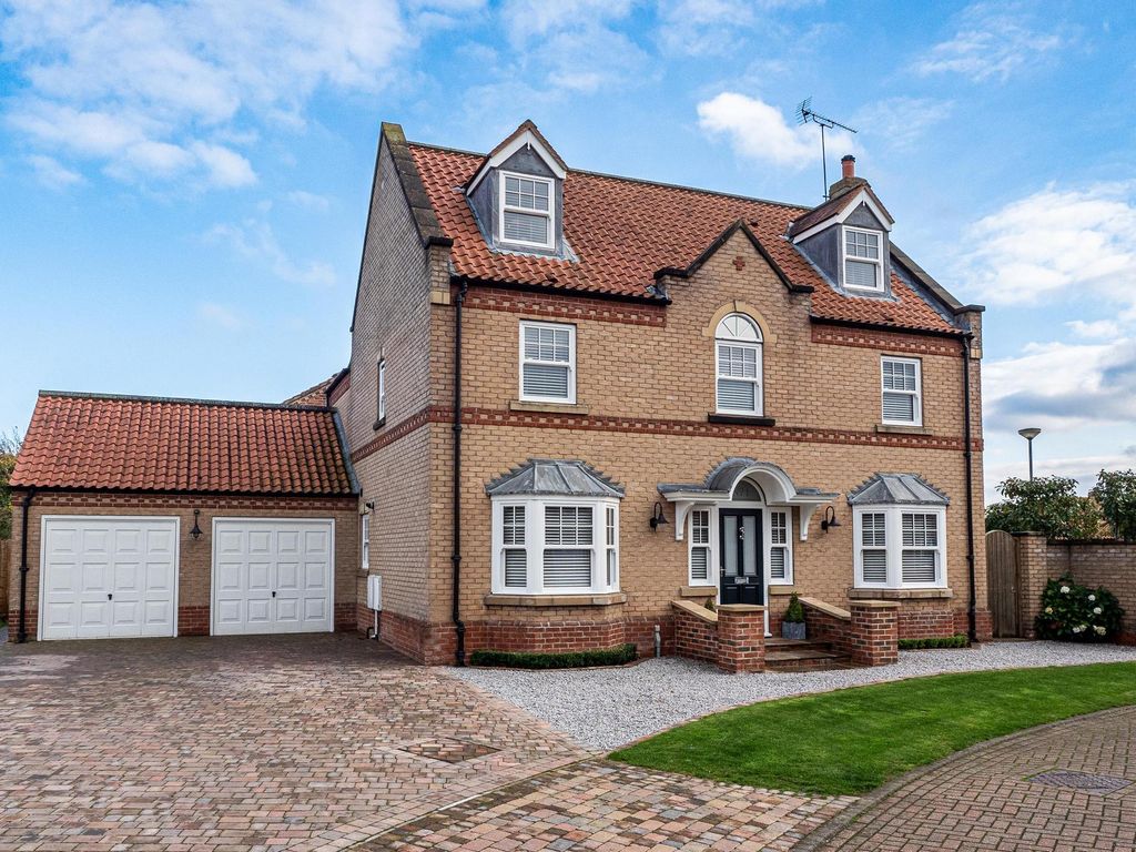 5 bed detached house for sale in The Meadows, Brandesburton, Driffield YO25, £475,000