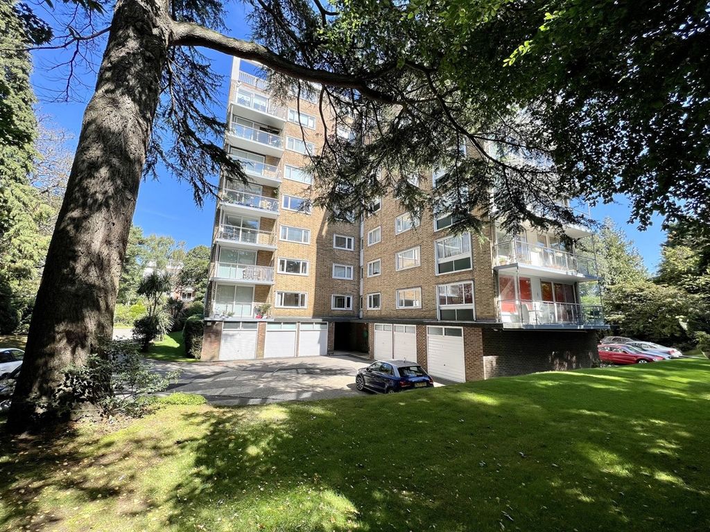 3 bed flat for sale in 15 The Avenue, Poole BH13, £375,000