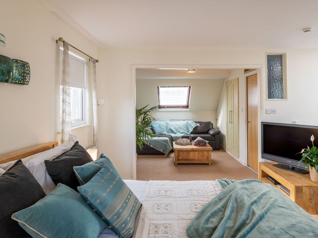 3 bed maisonette for sale in Foss Street, Dartmouth TQ6, £350,000