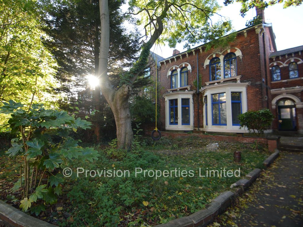 11 bed end terrace house to rent in St Johns Terrace, Hyde Park, Leeds LS6, £7,055 pcm