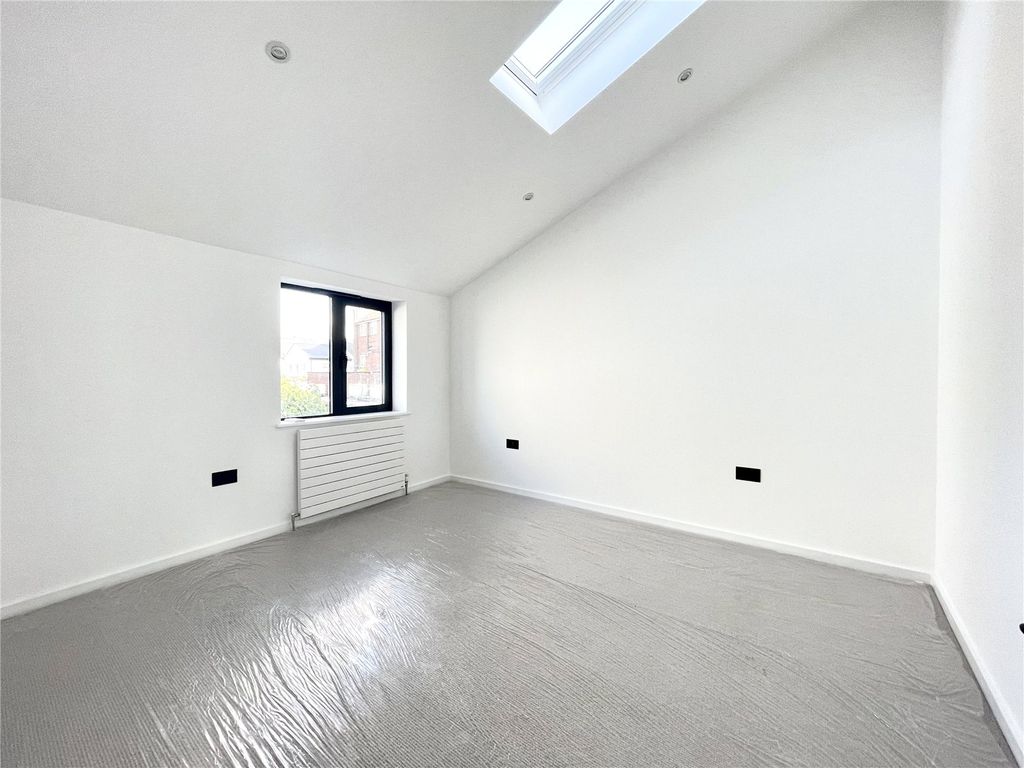 2 bed terraced house to rent in Nursery Row, Barnet, Hertfordshire EN5, £2,175 pcm