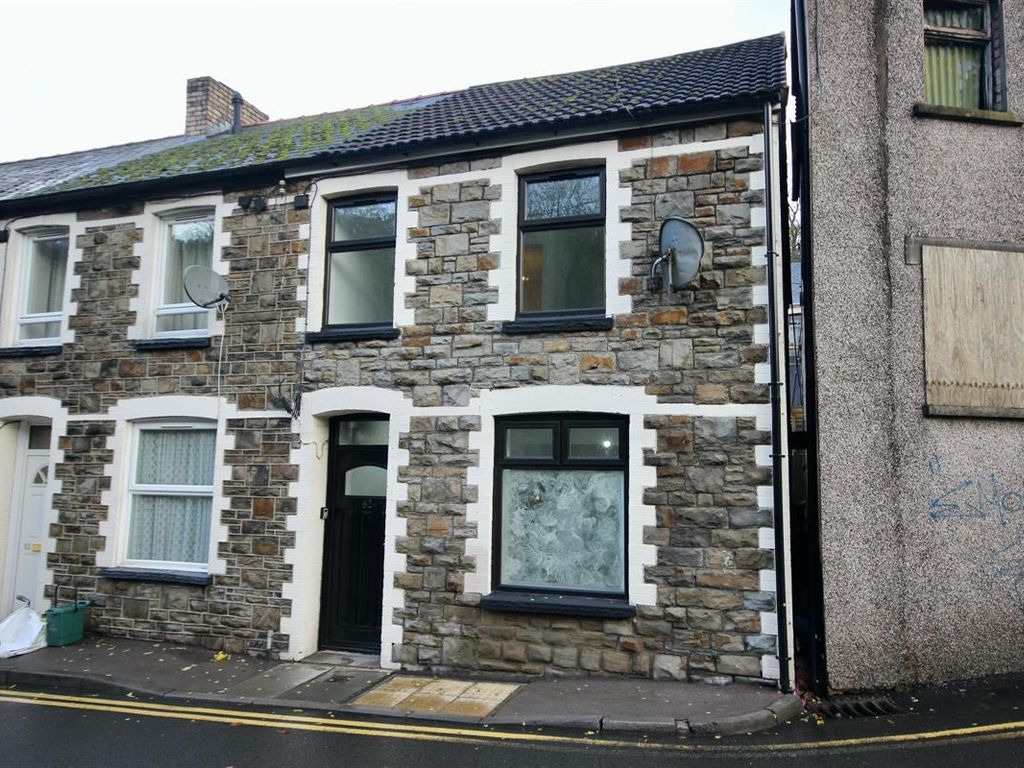 2 bed terraced house to rent in Castle Street, Abertillery NP13, £725 pcm