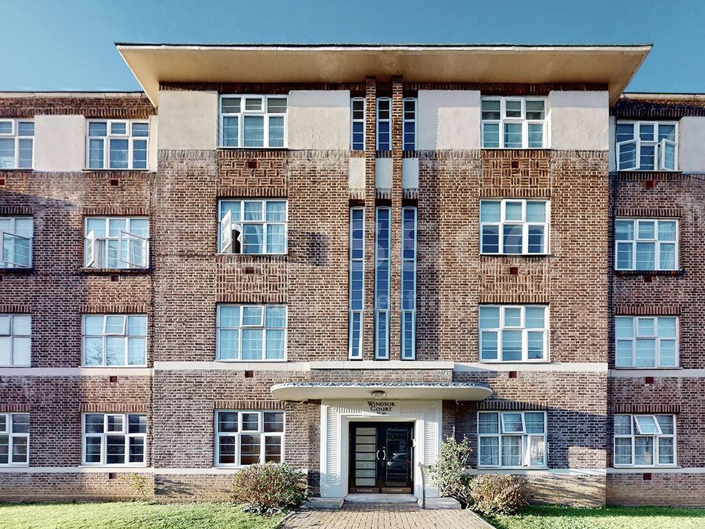 2 bed flat for sale in Windsor Court, Golders Green NW11, £600,000