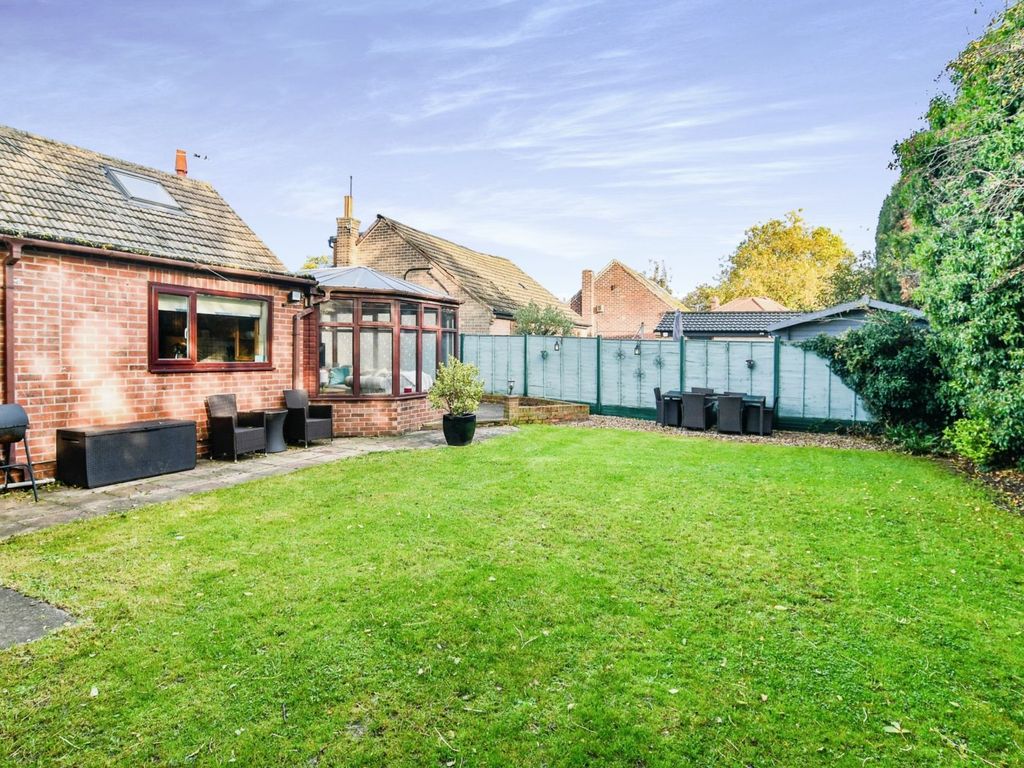 4 bed detached bungalow for sale in Water Lane, Hemingbrough YO8, £395,000