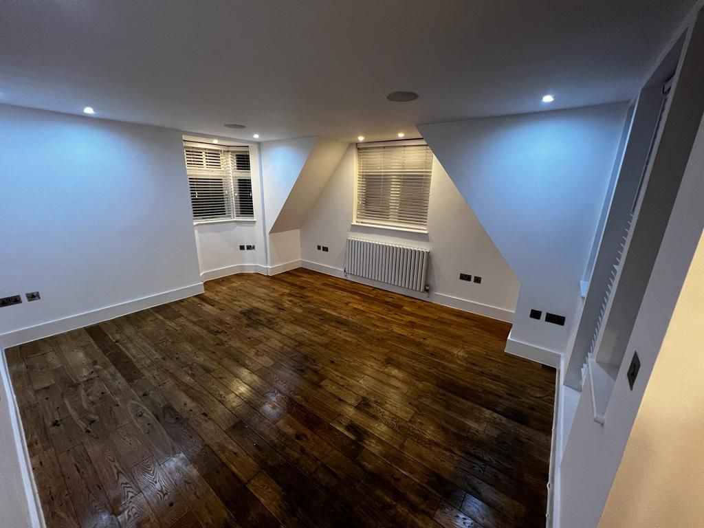 2 bed flat for sale in Baston Road, Hayes BR2, £539,995
