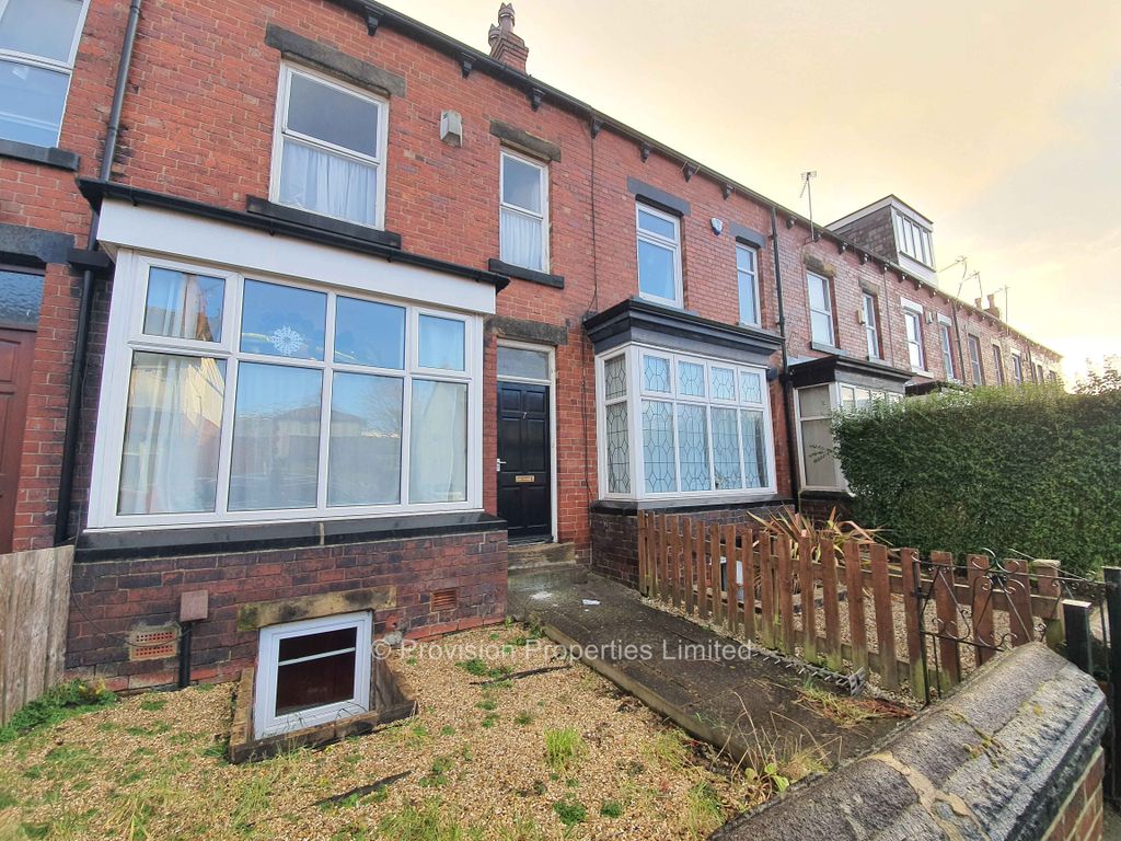 6 bed terraced house to rent in Newport Mount, Headingley, Leeds LS6, £2,730 pcm