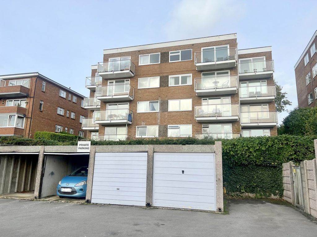 2 bed flat for sale in Longfleet Road, Poole BH15, £275,000