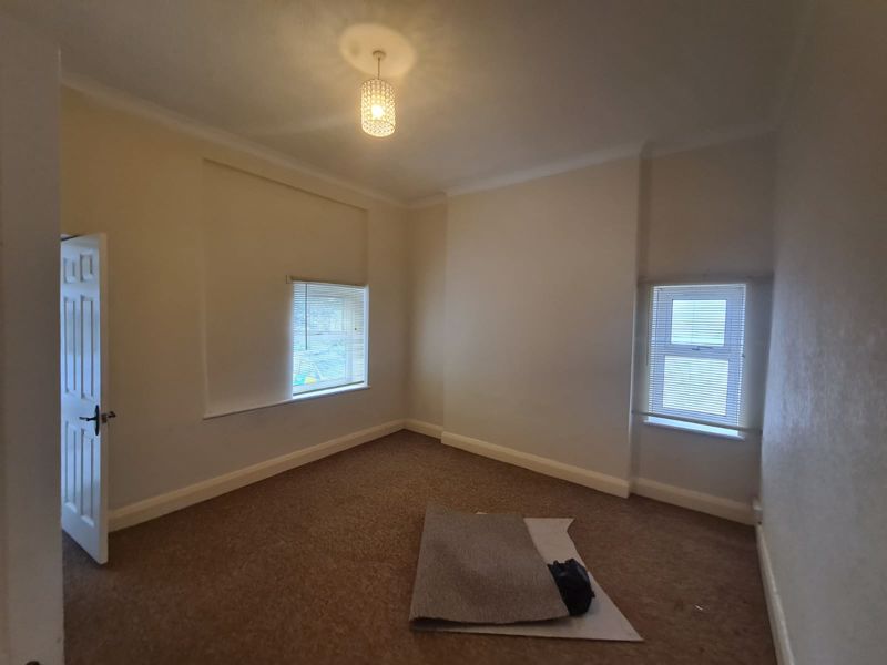 1 bed flat to rent in Meirion Gardens, Colwyn Bay LL29, £695 pcm