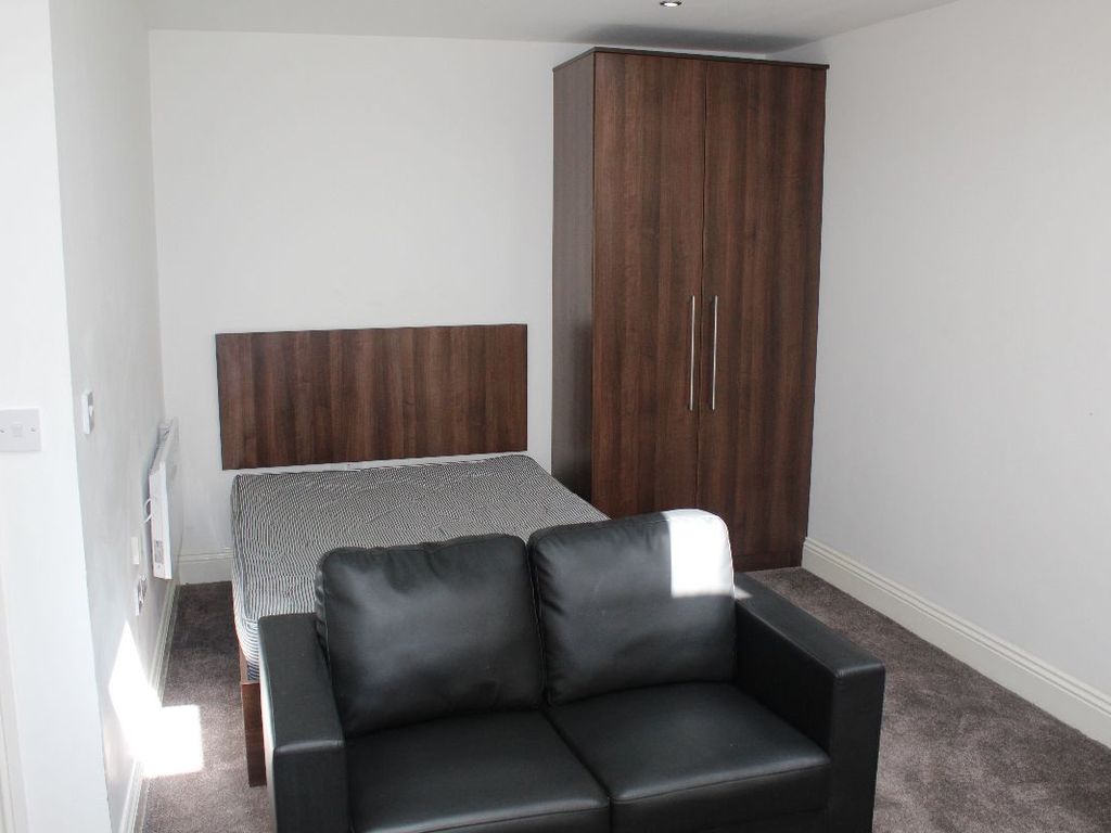 2 bed flat to rent in 2-4, Shaw Street, Flat 6-Lo, Preston, Lancashire PR1, £442 pppm