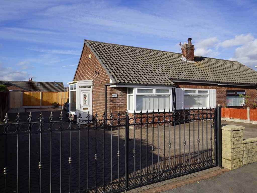 2 bed bungalow to rent in Lincoln Avenue, Lowton, Warrington WA3, £950 pcm