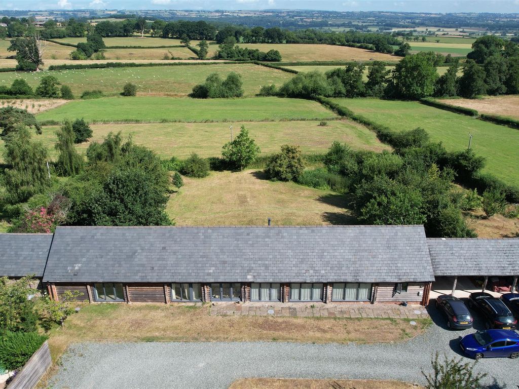 3 bed barn conversion for sale in Westbrook, Hereford HR3, £650,000