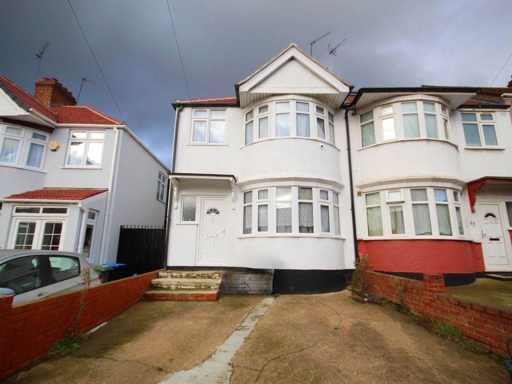 3 bed end terrace house to rent in Mount Pleasant, Wembley HA0, £2,500 pcm