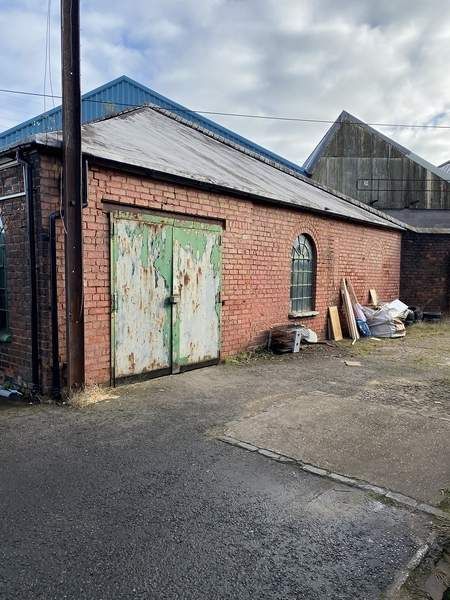 Light industrial to let in Unit 39, Siddons Factory Estate Howard Street, West Bromwich B70, £5,088 pa
