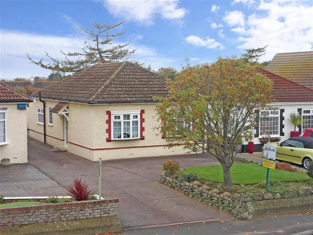 4 bed detached bungalow for sale in Loose Road, Maidstone, Kent ME15, £380,000