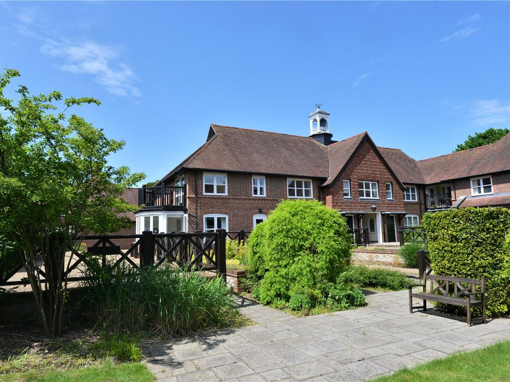 3 bed flat for sale in Timbermill Court, Church Street, Fordingbridge, Hampshire SP6, £395,000