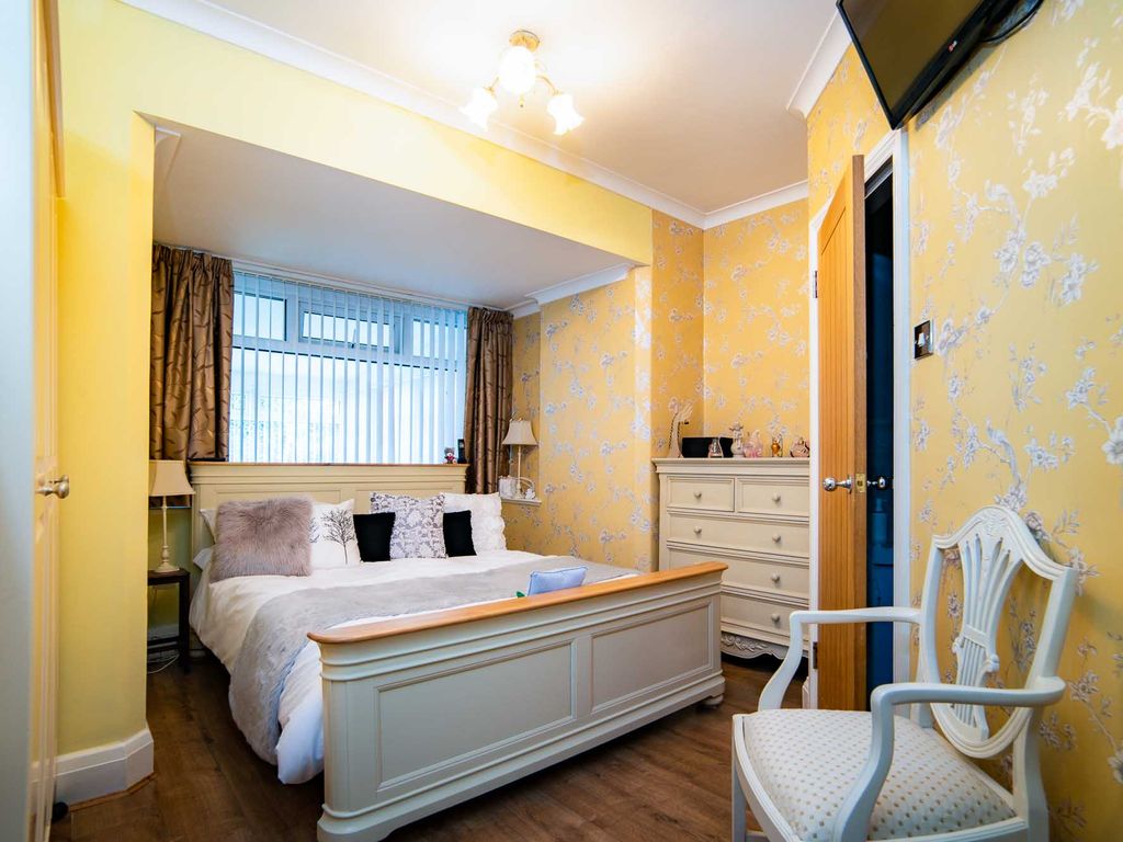 4 bed detached bungalow for sale in 47 Oaks Road, Great Glen LE8, £485,000